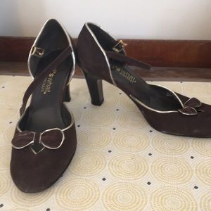 Aerosols brown heels